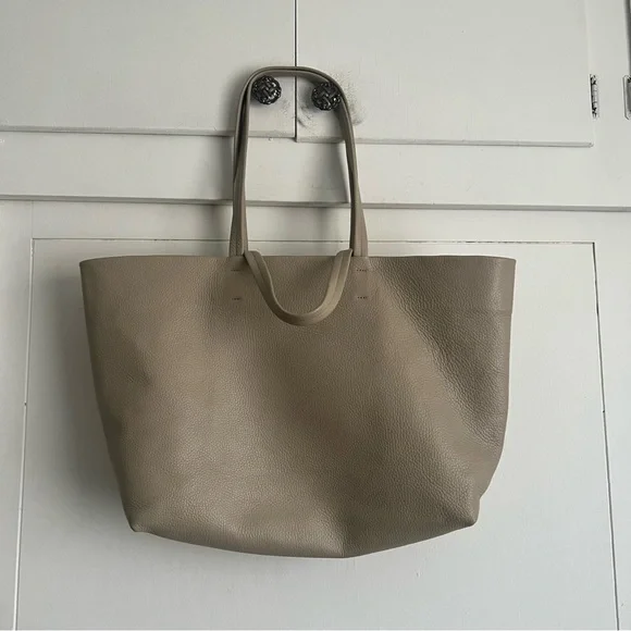Cuyana Classic Easy Tote - Beige